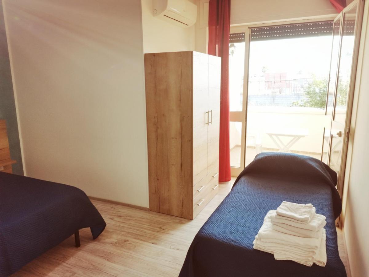 Via Alessandria Hotel Racale Exterior foto
