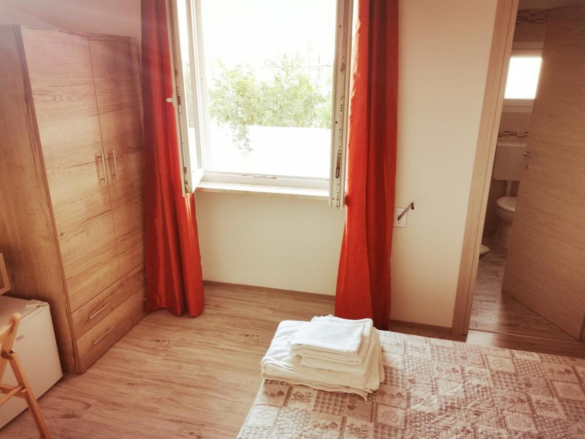 Via Alessandria Hotel Racale Exterior foto
