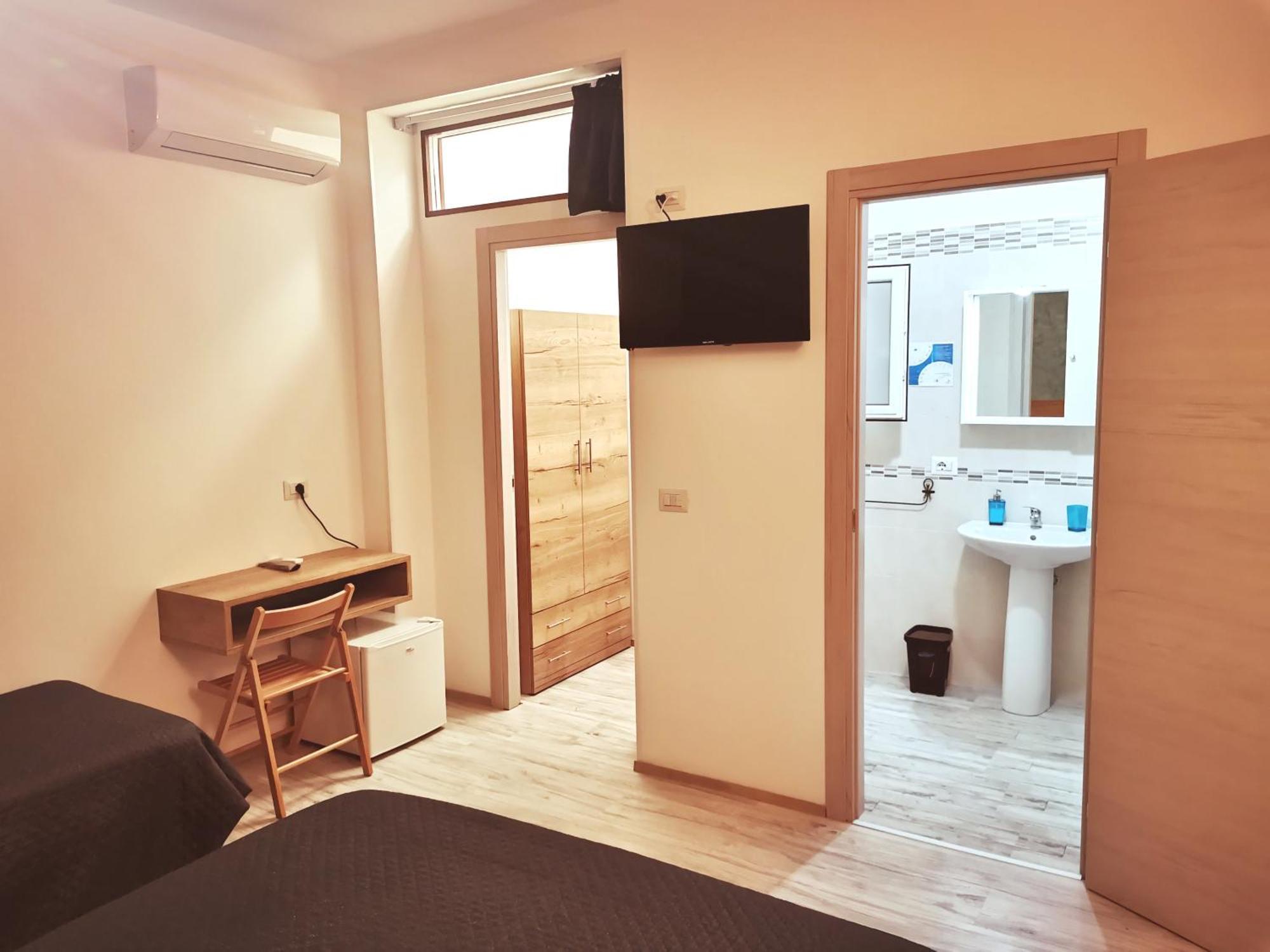 Via Alessandria Hotel Racale Cameră foto